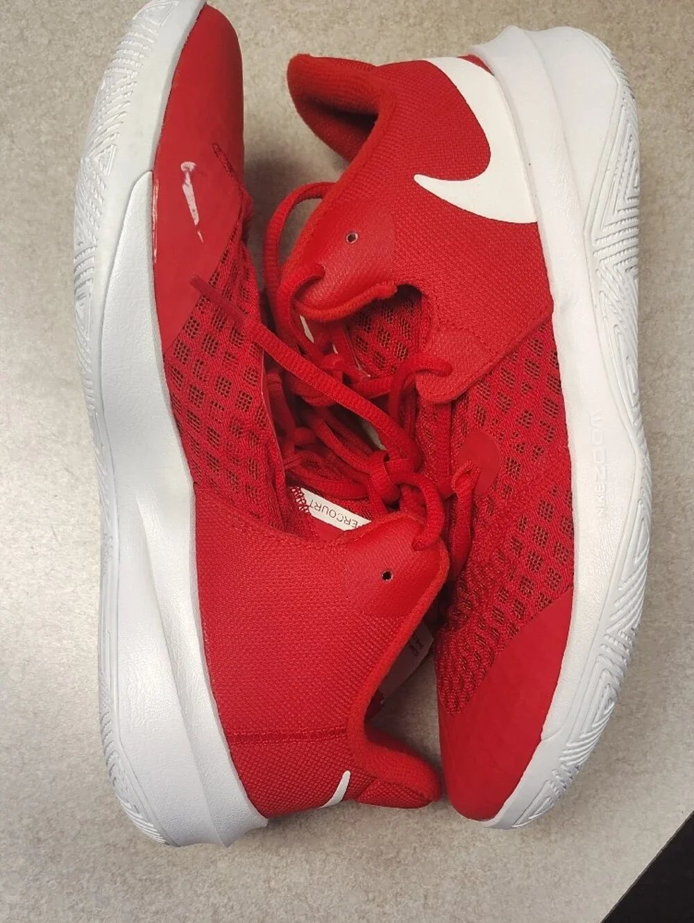 Nike Red Men's Athletic Mesh Sneakers with White Midsole. Missing Left Sole US 7